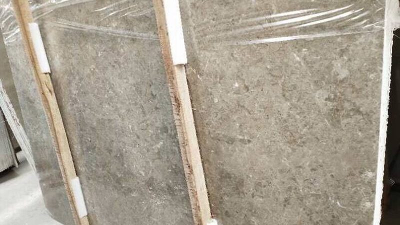 石材质量是选购石材批发产品的重要考量因素。以下是一些关注石材质量的要点：