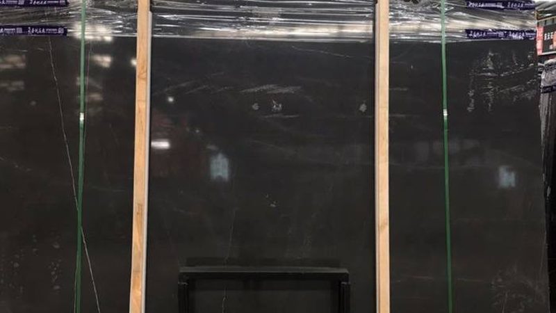 广西芝麻黑花岗岩盲道砖：品质与工艺的完美结合**